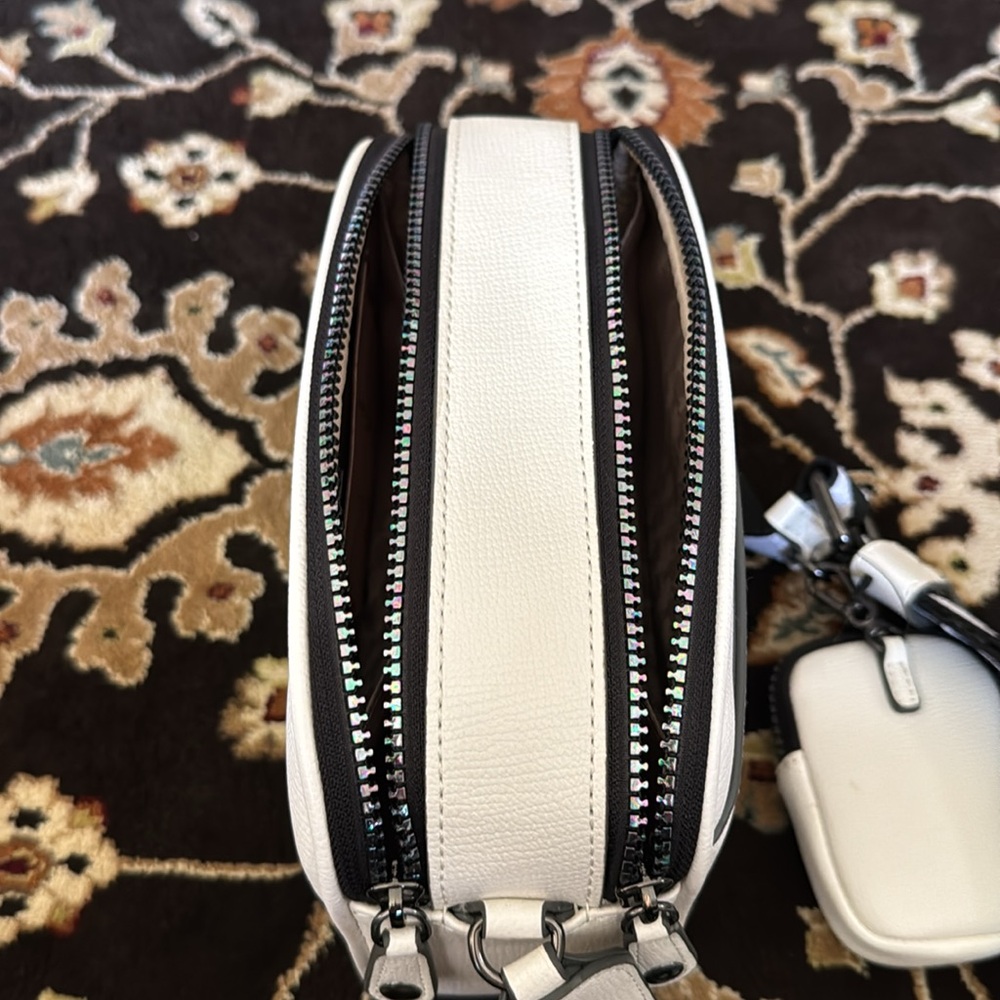 Karl Lagerfeld Maybelle Double Zip White Iridescent Crossbody Camera
Bag - Picture 4 of 17